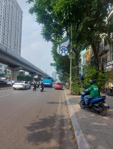 Nhà mặt phố Nguyễn Trãi, Thanh Xuân,gần royallcity, vỉa hè, kinh doanh 43m2, 5 tầng, giá 12.5 tỷ.