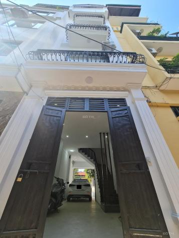 Bán tòa chung cư mini gần Trụ sở Bảo hiểm xã hội Việt Nam, ô tô vào nhà, 6.3 tỷ