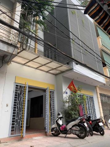 Cho thuê nhà mới ở Phố Nghĩa Đô 5 tầng x 70m2, oto đỗ cửa, có thang máy làm VP