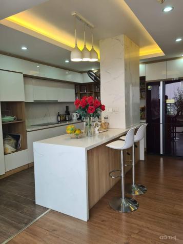 Bán gấp căn chung cư duplex 209 m2 giá tốt tại 136 Hồ Tùng Mậu