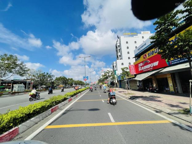 Gấp- Bán nhà mặt tiền Phạm Văn Đồng Hiệp Bình Chánh gần cầu Bình Triệu DT đẹp 80m2 ngang 6.3m full